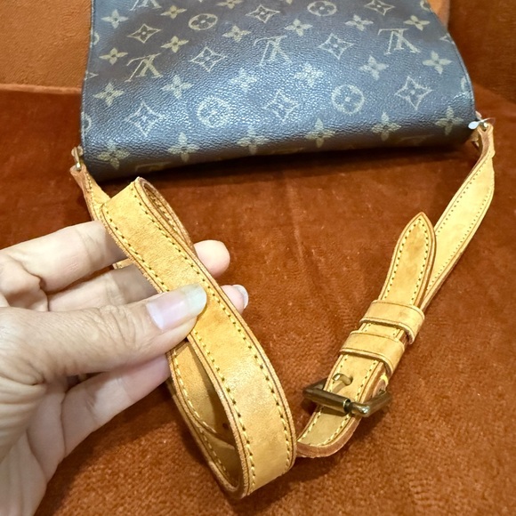 Authentic Louis Vuitton Musette Tango short shoulder Monogram bag. - Picture 9 of 16